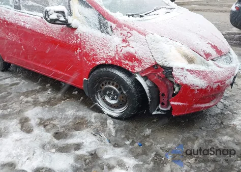 2011 Honda Fit z USA, uszkodzony, nr VIN JHMGE8H39BC027064